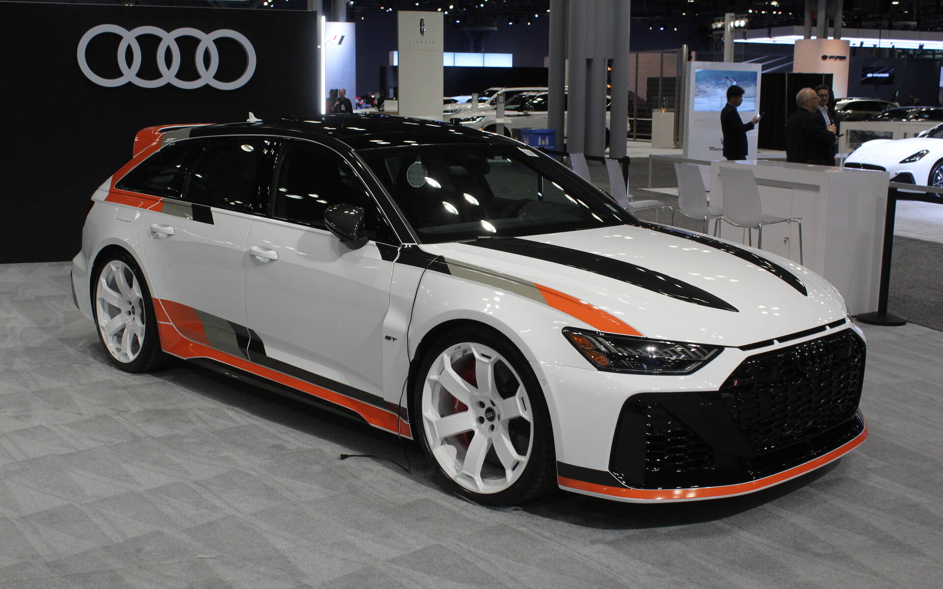 <p>Audi RS6 Avant Performance</p>