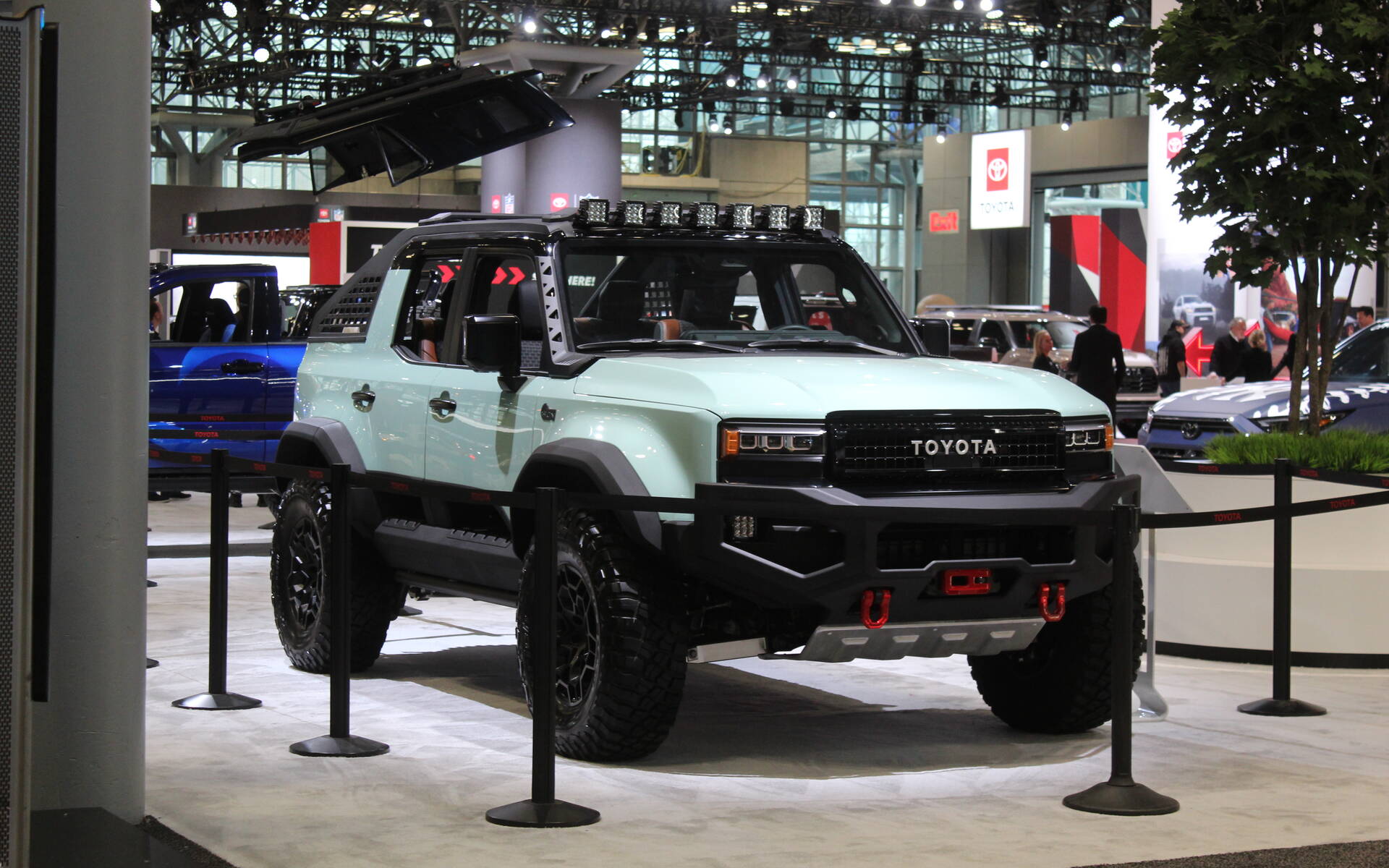 <p>Toyota Land Cruiser Concept</p>