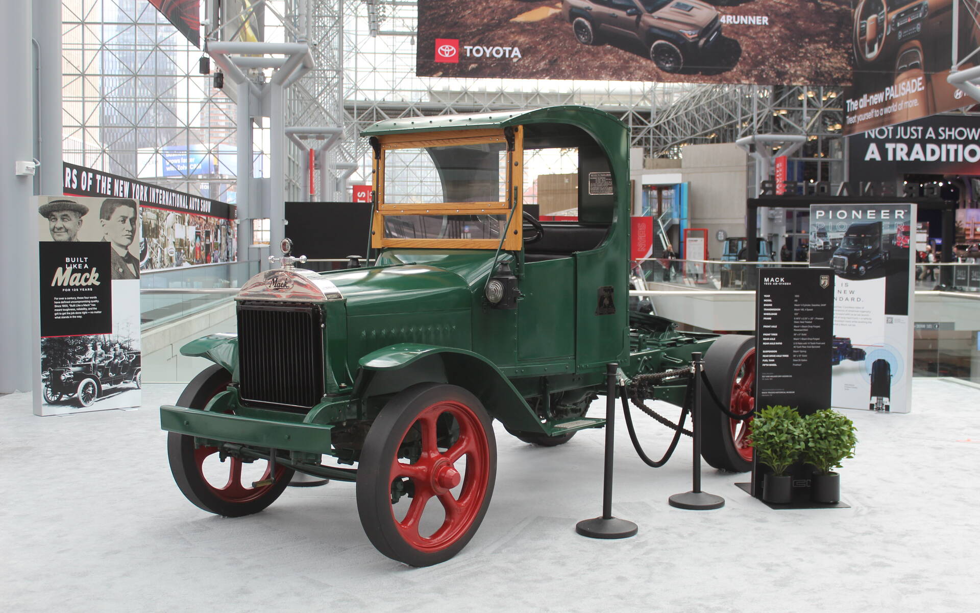 <p>1925 Mack AB-514884 </p>