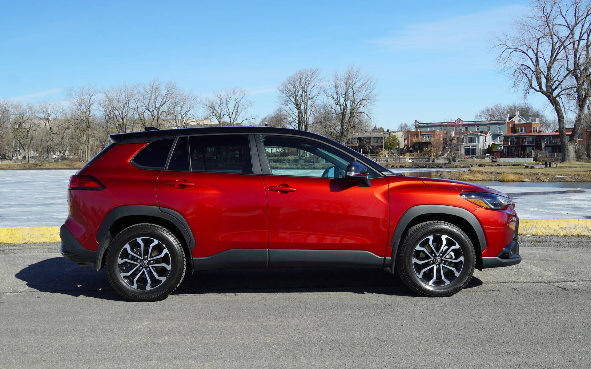 <p>Toyota Corolla Cross Hybride SE 2025</p>