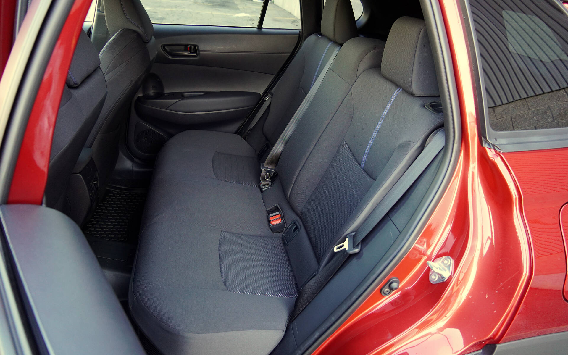 <p>Toyota Corolla Cross Hybride SE 2025</p>