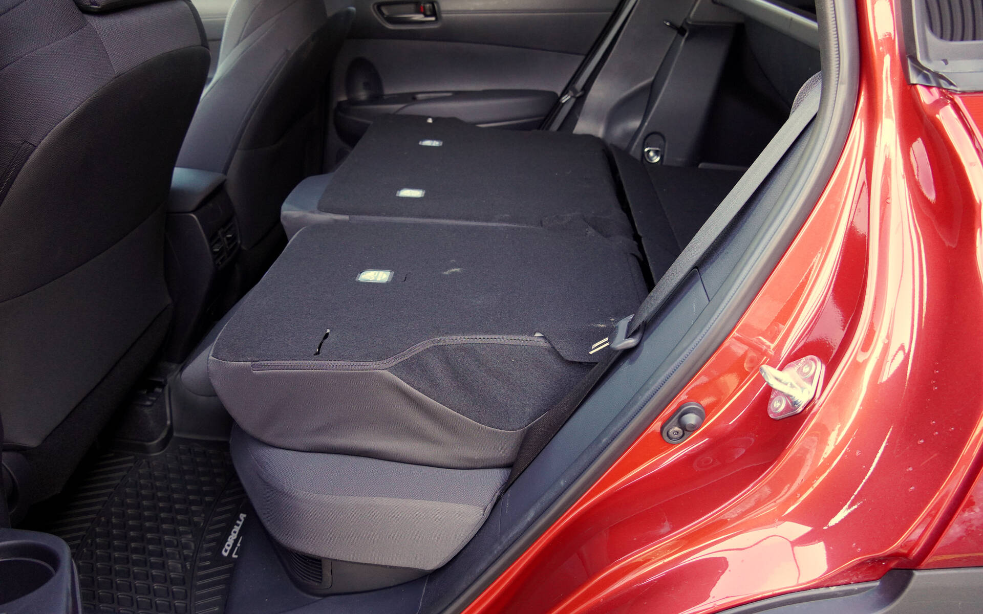 <p>Toyota Corolla Cross Hybride SE 2025</p>