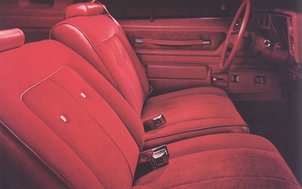 <p>Chevrolet Monte Carlo Landau 1977</p>