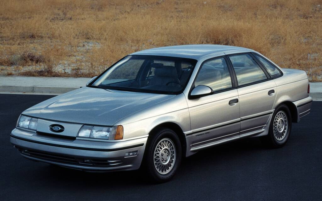 <p>Ford Taurus SHO 1989</p>