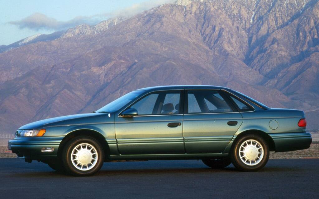 <p>Ford Taurus 1992</p>