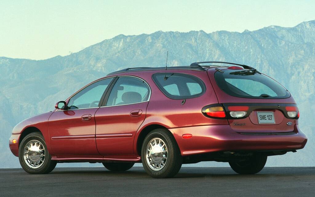 <p>Ford Taurus 1996</p>