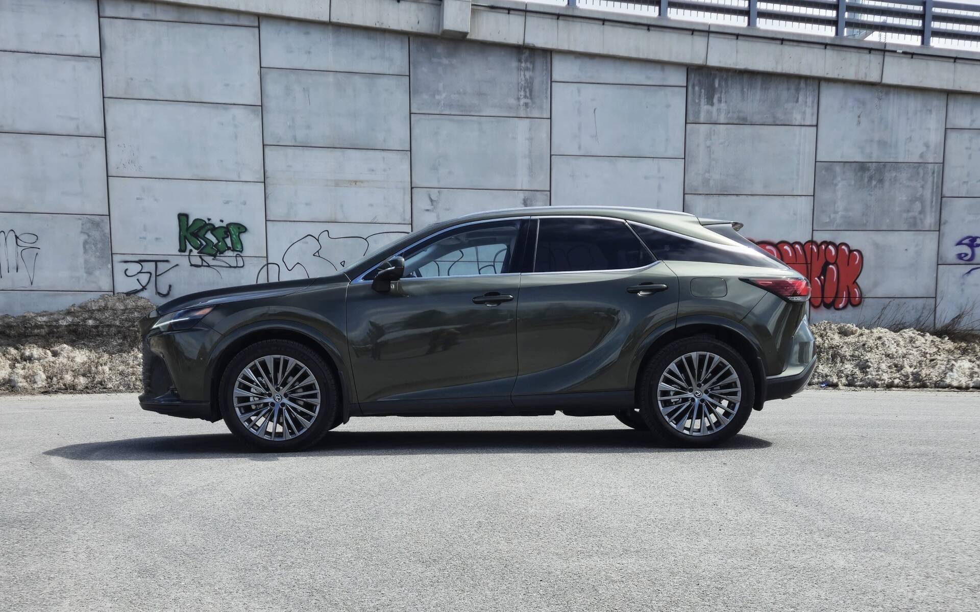 <p>Lexus RX 450h+</p>