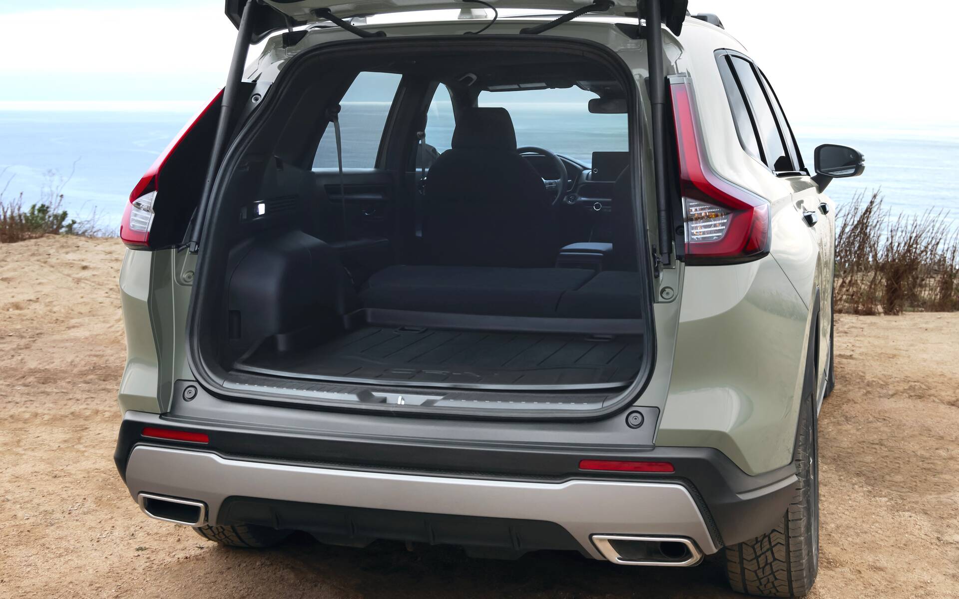 <p>Honda CR-V TrailSport</p>