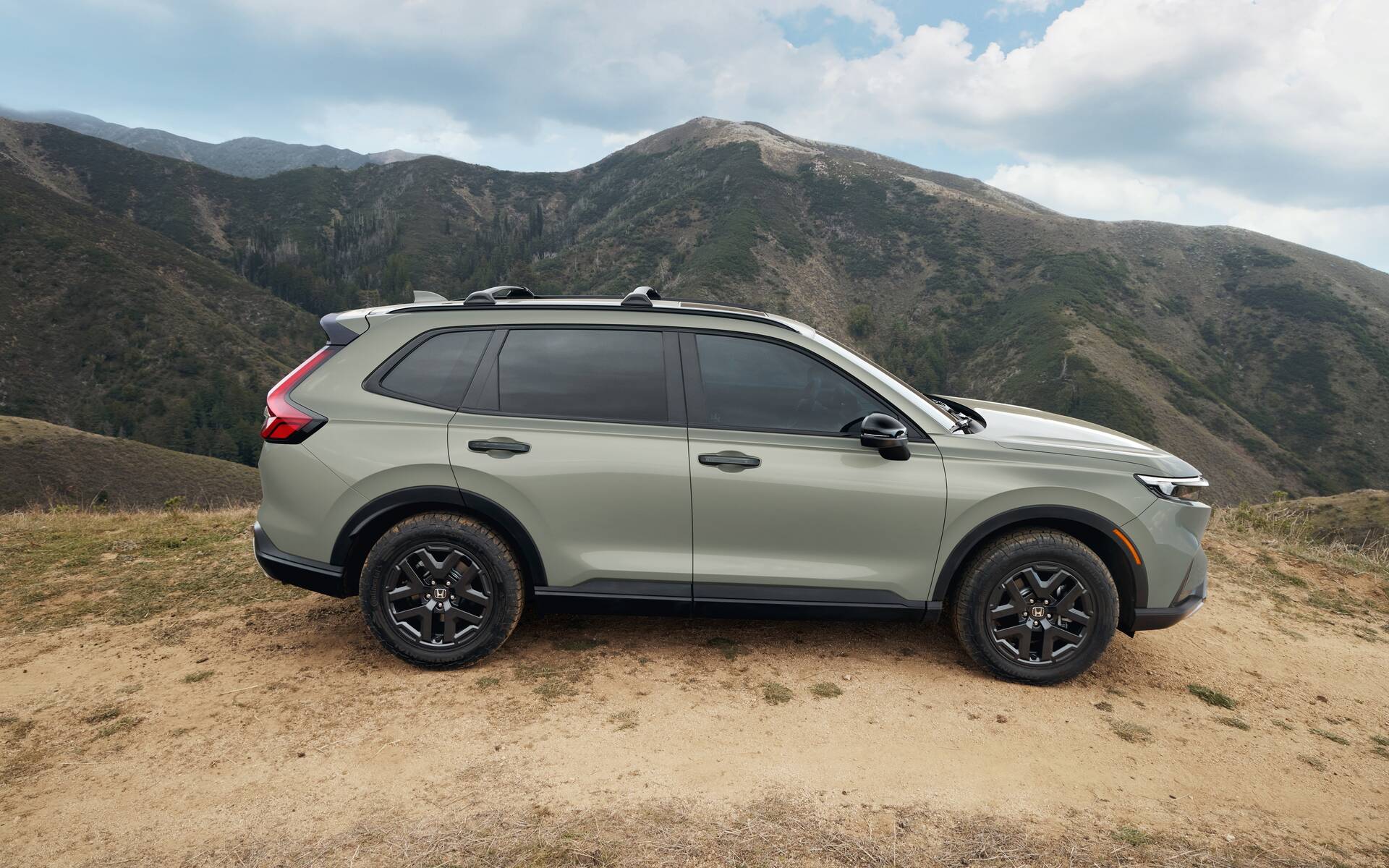 <p>Honda CR-V TrailSport</p>