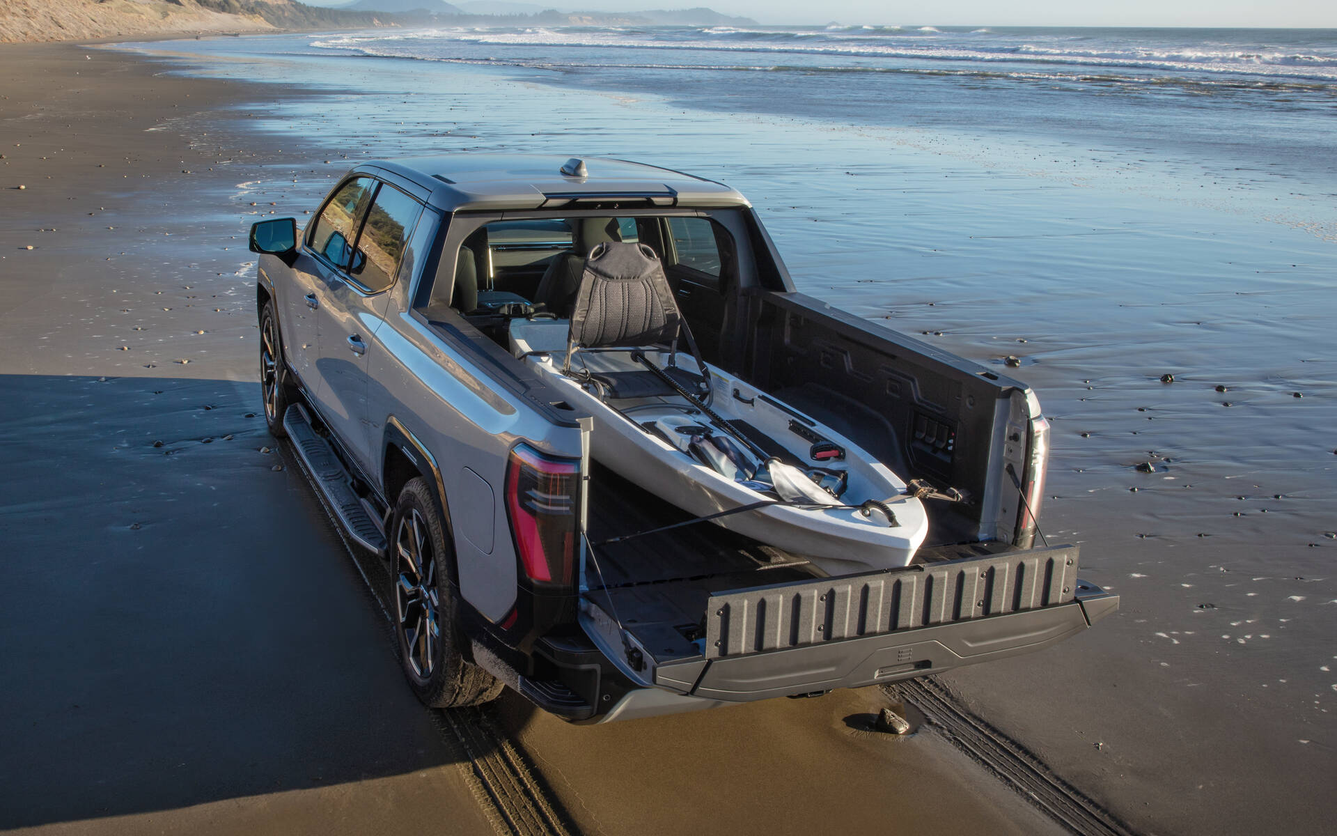 <p>GMC Sierra EV</p>