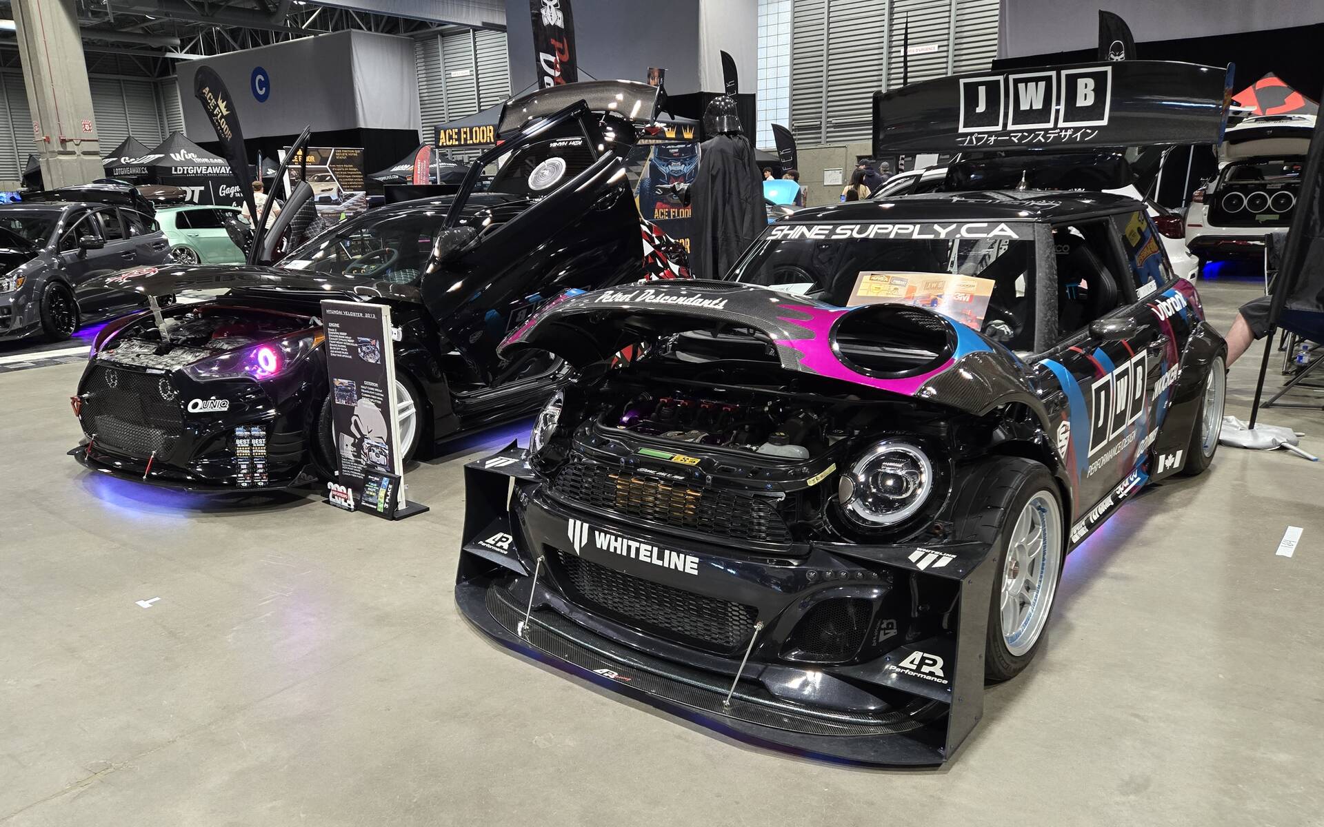 <p>MINI Cooper et Hyundai Veloster</p>