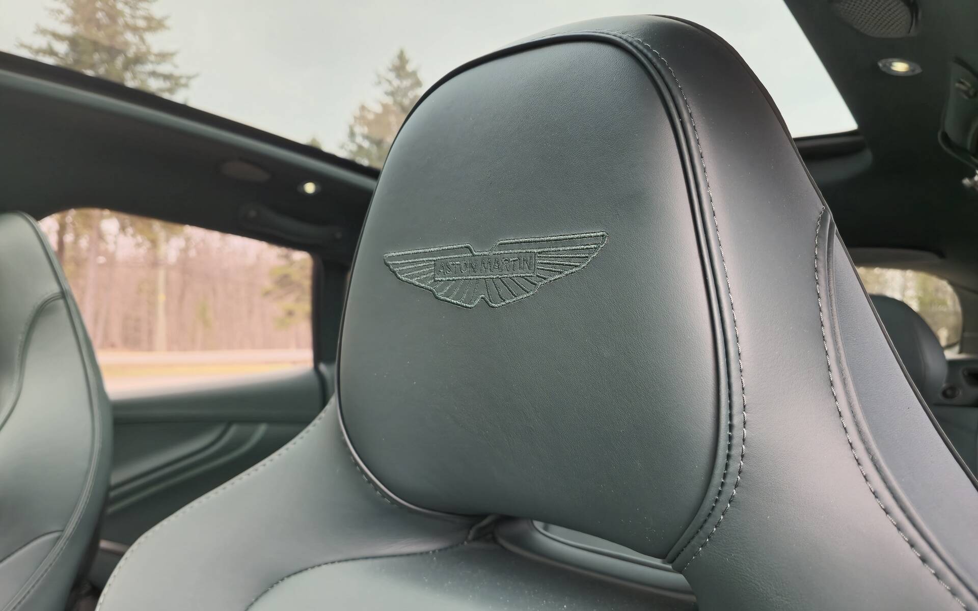 <p>Aston Martin DBX 707&nbsp;2025</p>