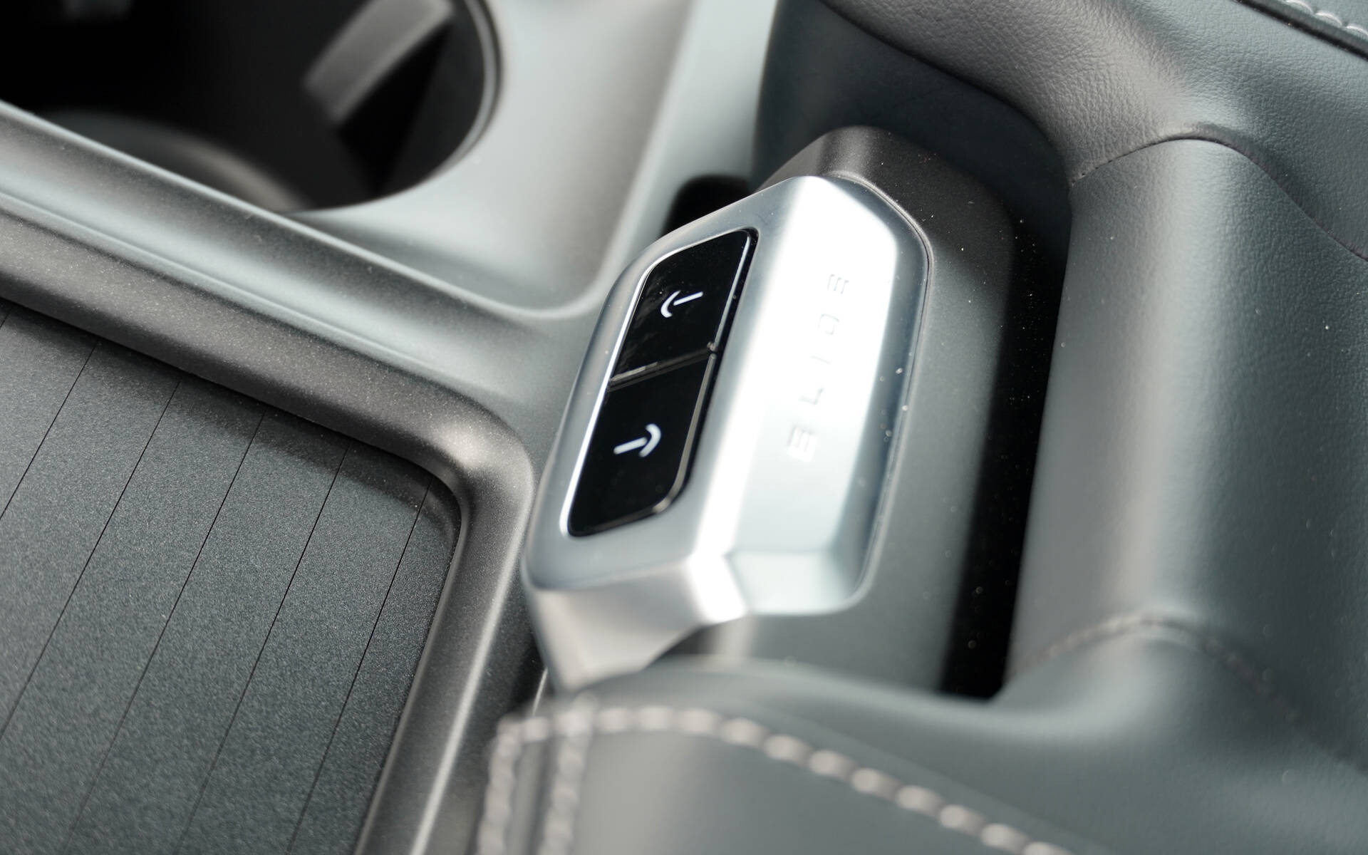 <p>Ford Expedition Platinum (avec ensemble Furtif) 2025</p>