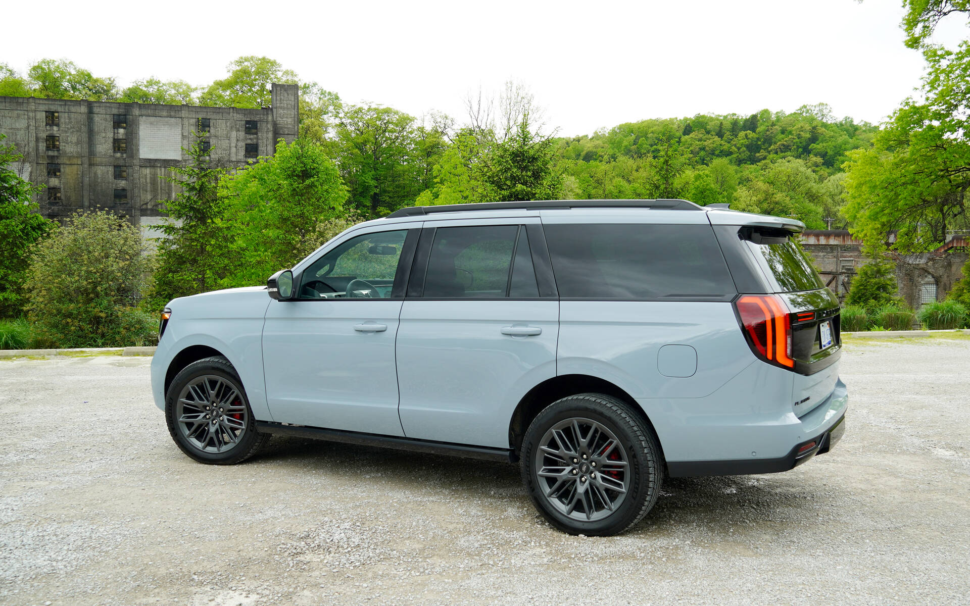 <p>2025 Ford Expedition Platinum (with the Stealth package)</p>