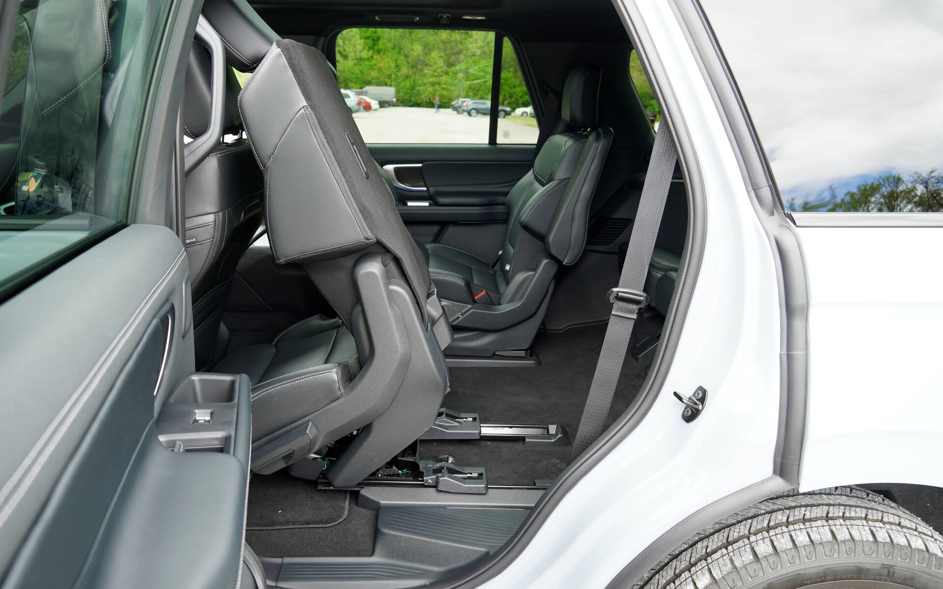 <p>2025 Ford Expedition Platinum (with the Stealth package)</p>