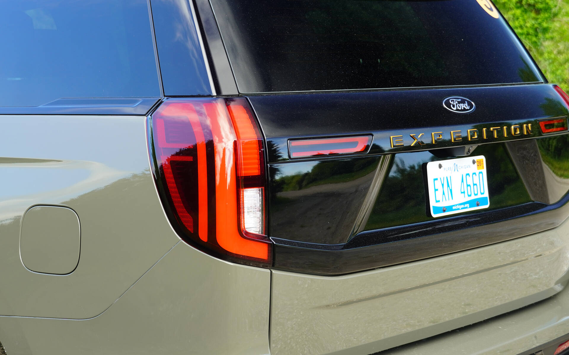 <p>2025 Ford Expedition Tremor</p>