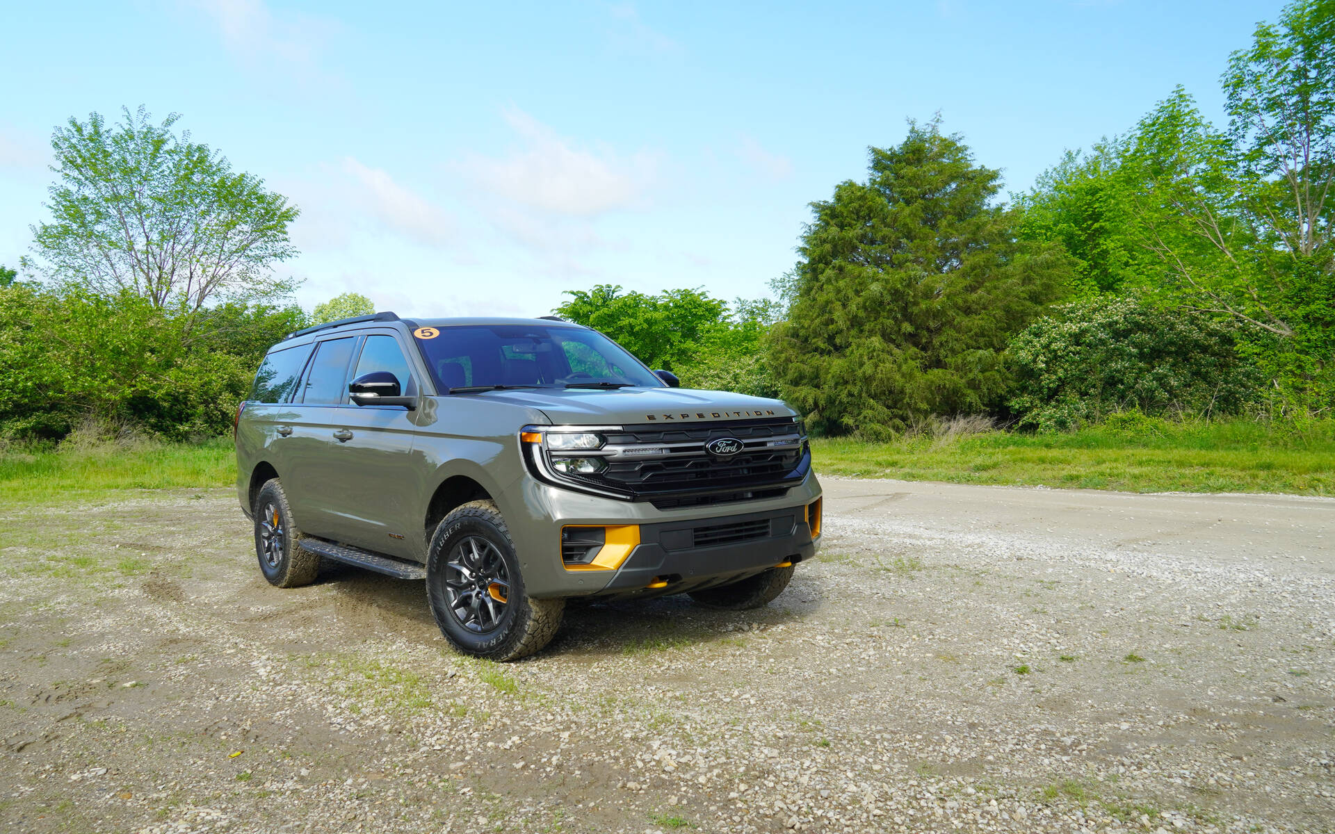 <p>2025 Ford Expedition Tremor</p>