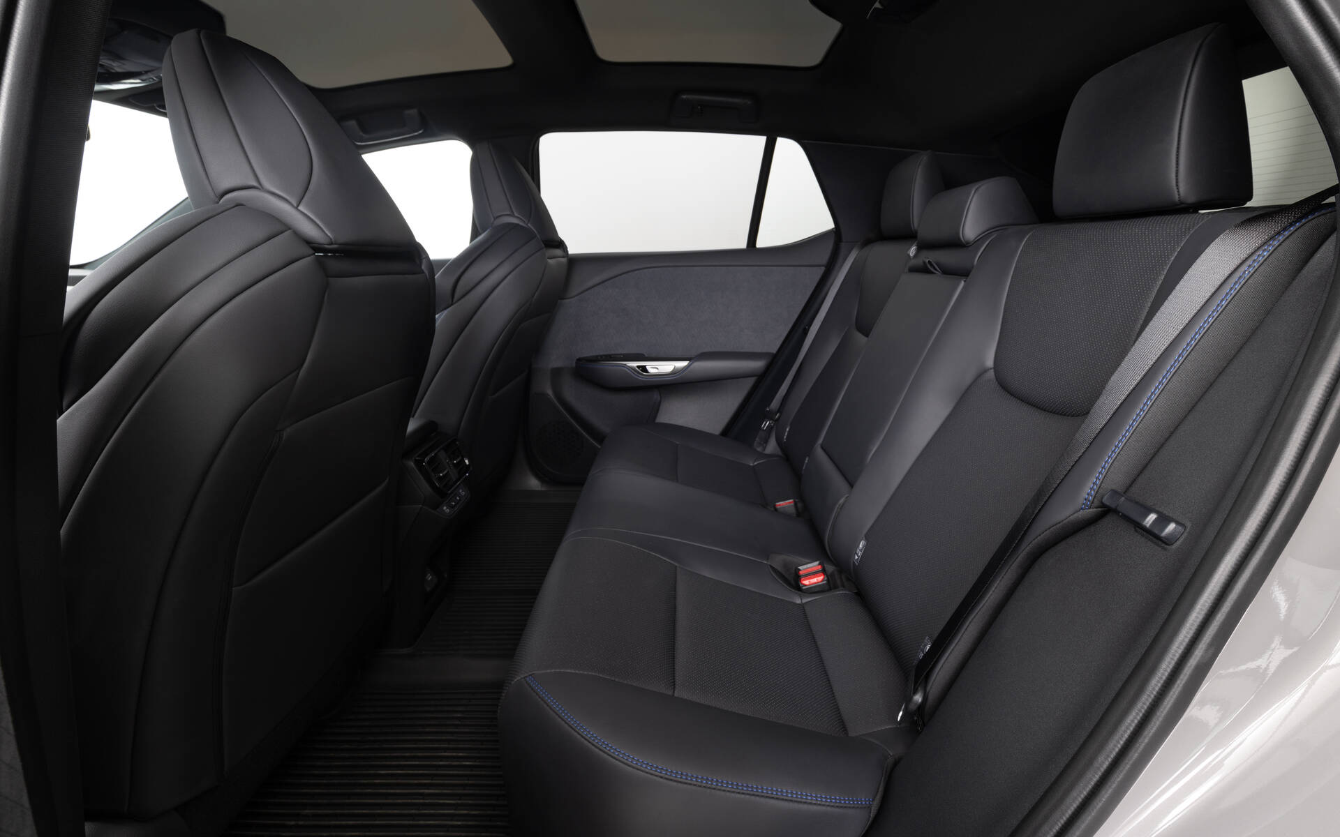 <p>2026 Lexus RZ 550e</p>