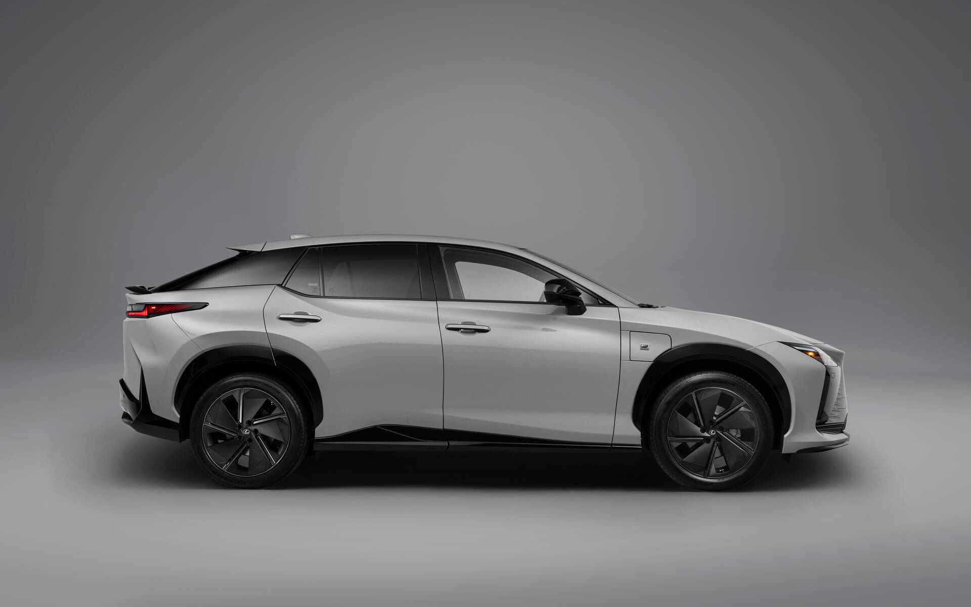 <p>2026 Lexus RZ 550e</p>