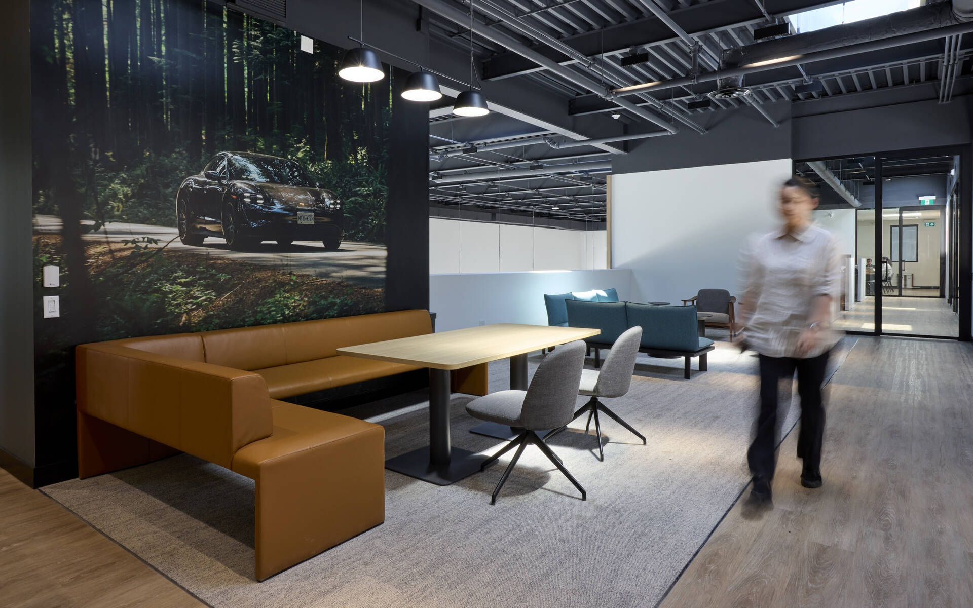 <p>Le Centre d'expérience Porsche de Toronto</p>