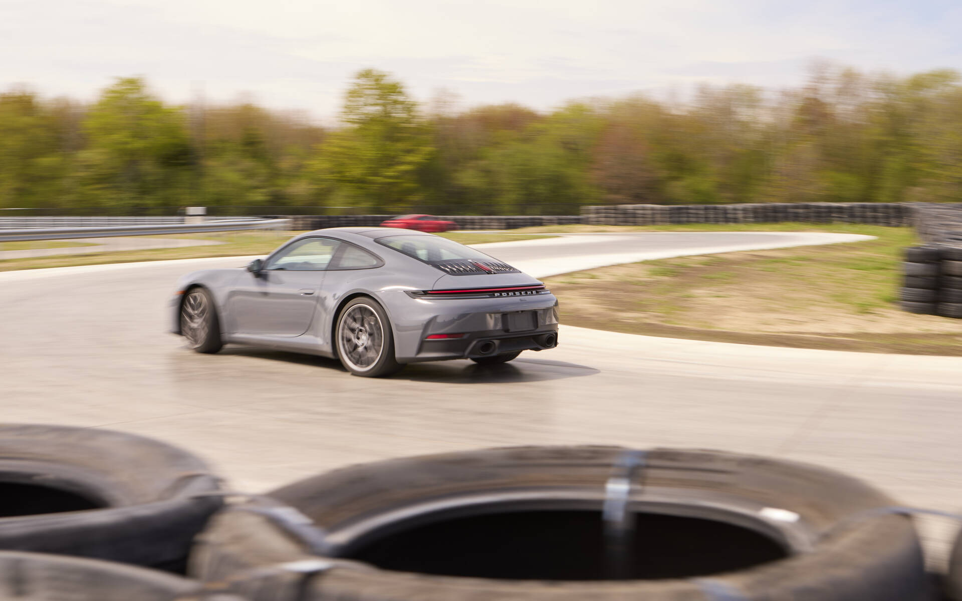 <p>Le Centre d'expérience Porsche de Toronto</p>