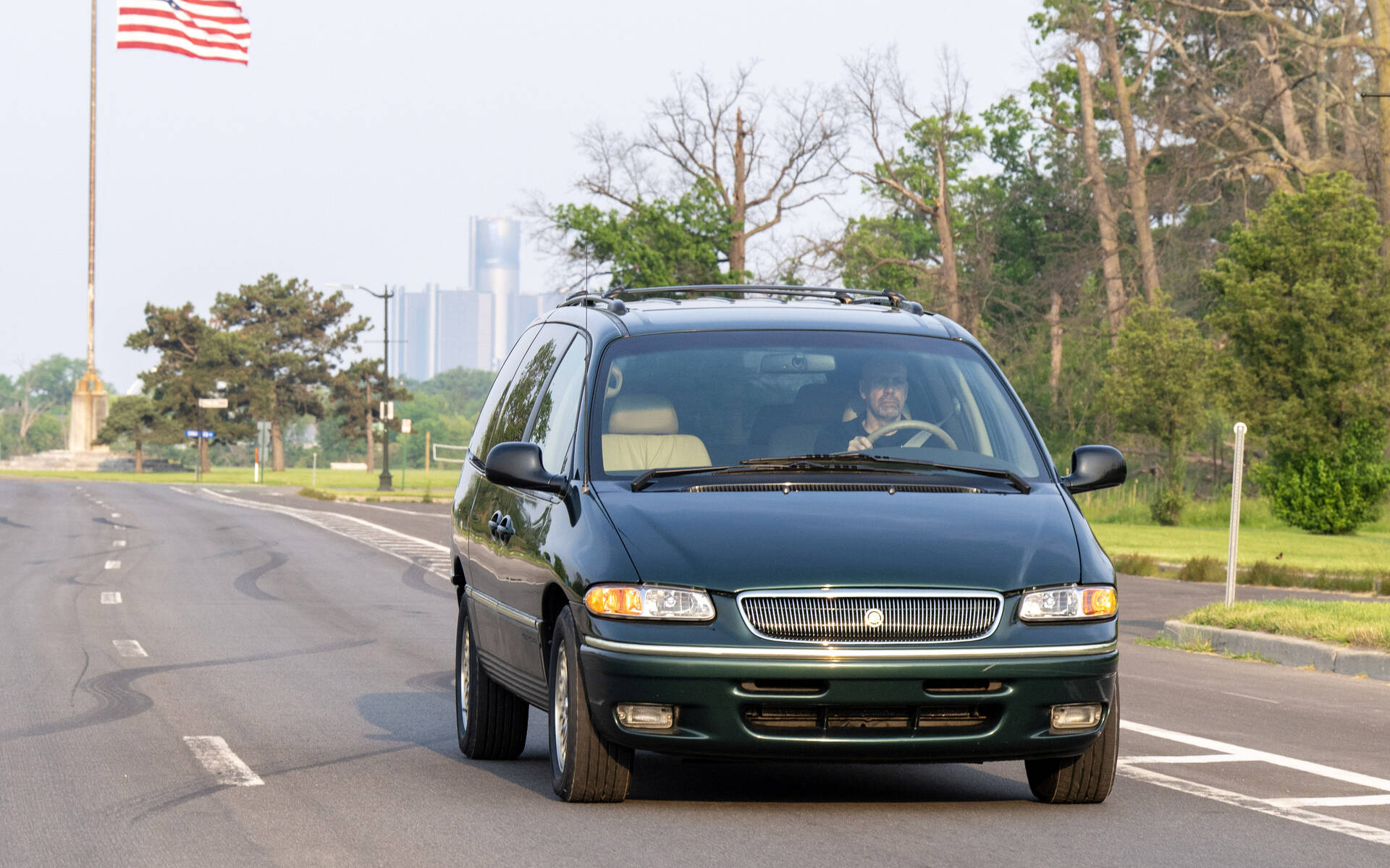 <p>1996 Chrysler Town &amp; Country</p>