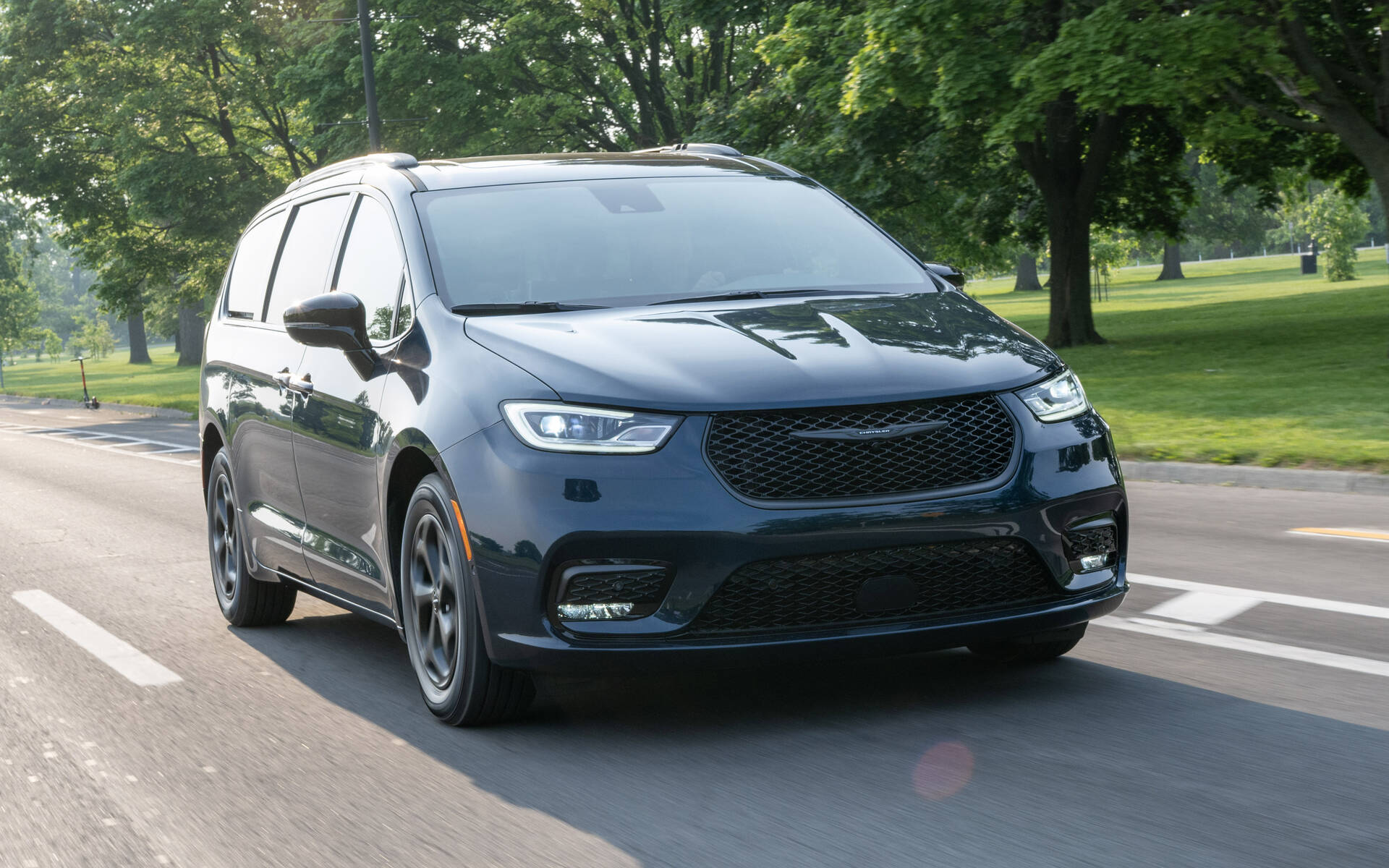 <p>2025 Chrysler Pacifica Hybrid</p>