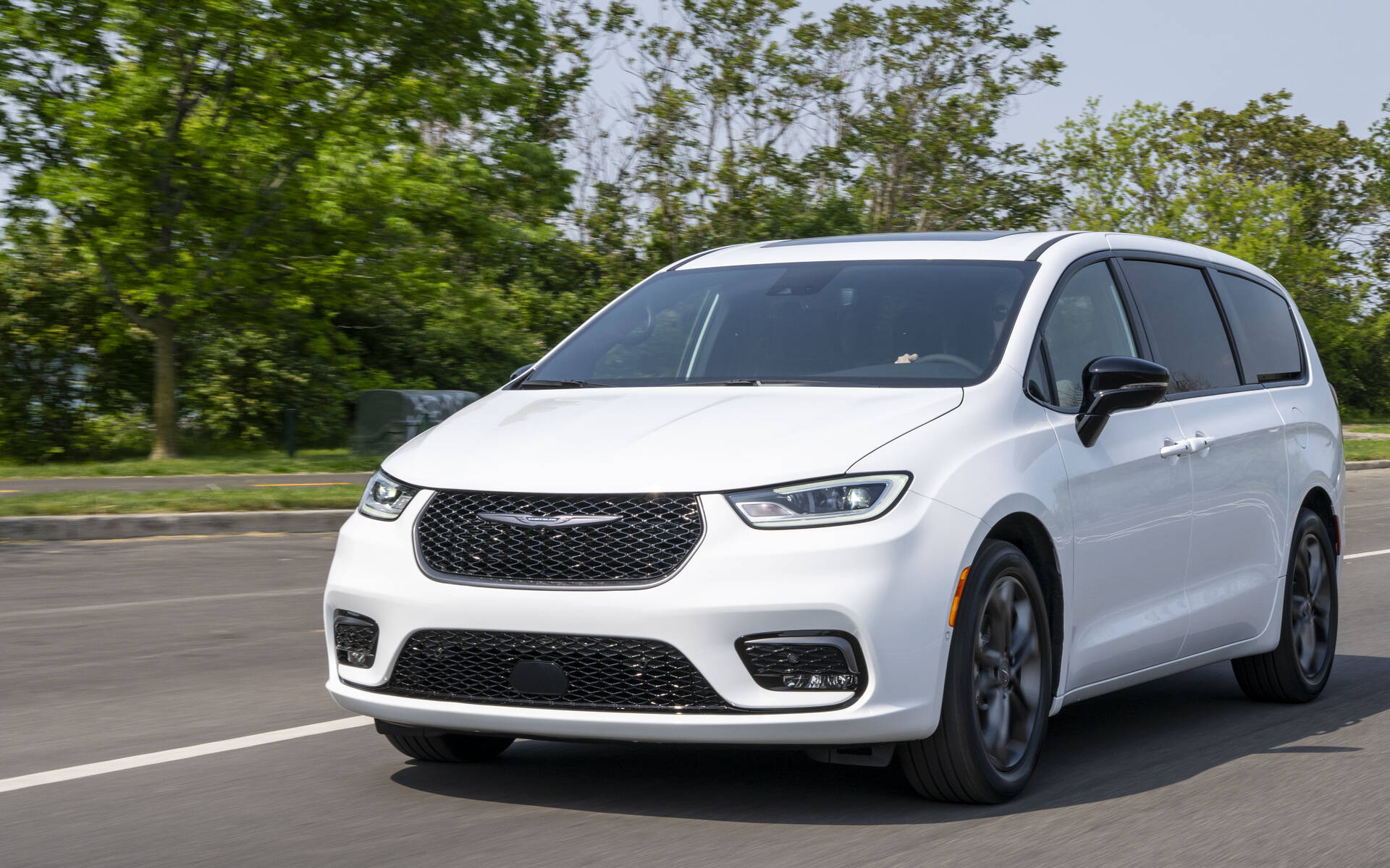 <p>2026 Chrysler Pacifica 100th Anniversary Edition </p>