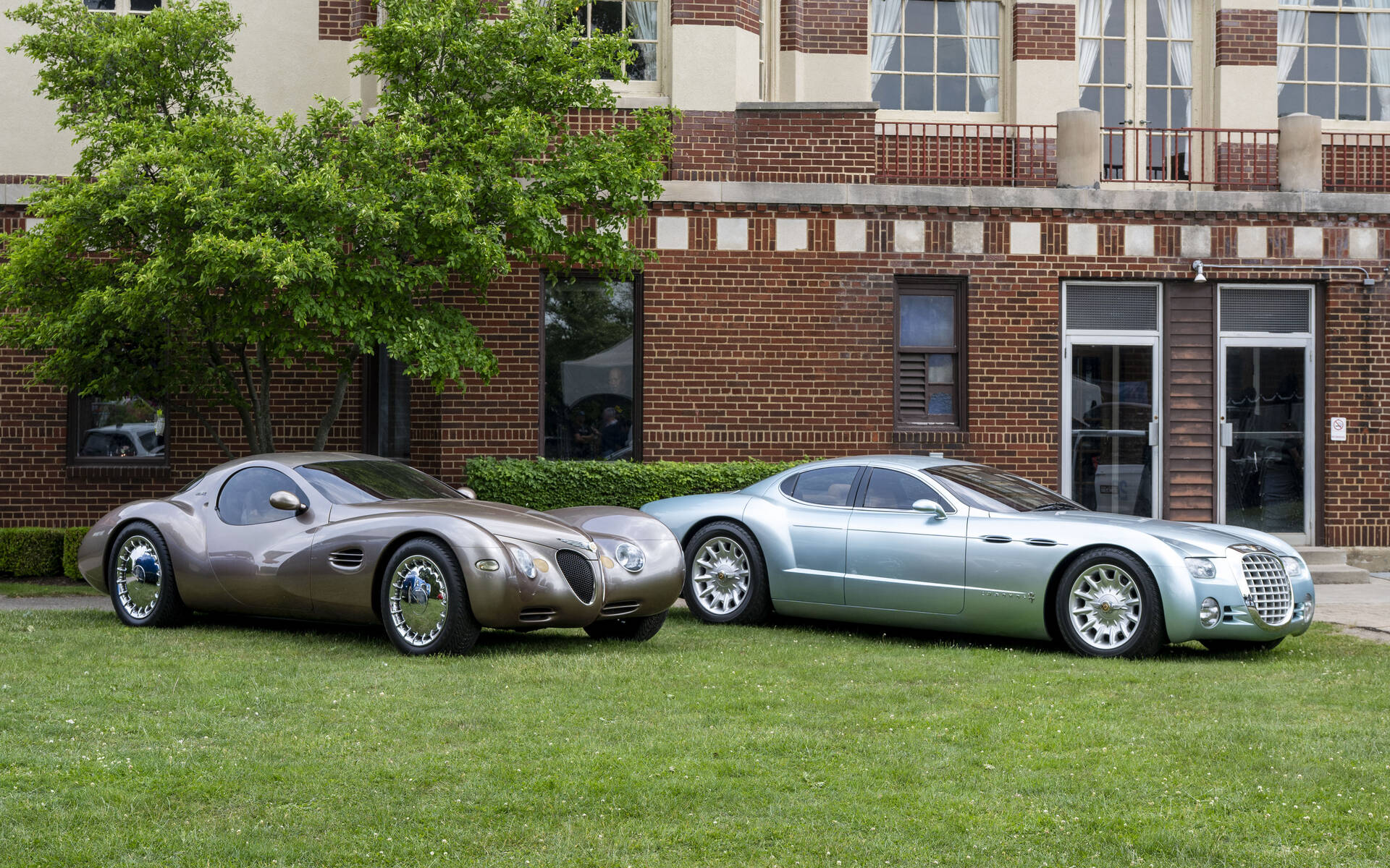 <p>Chrysler Atlantic Concept and Chrysler Chronos Concept</p>