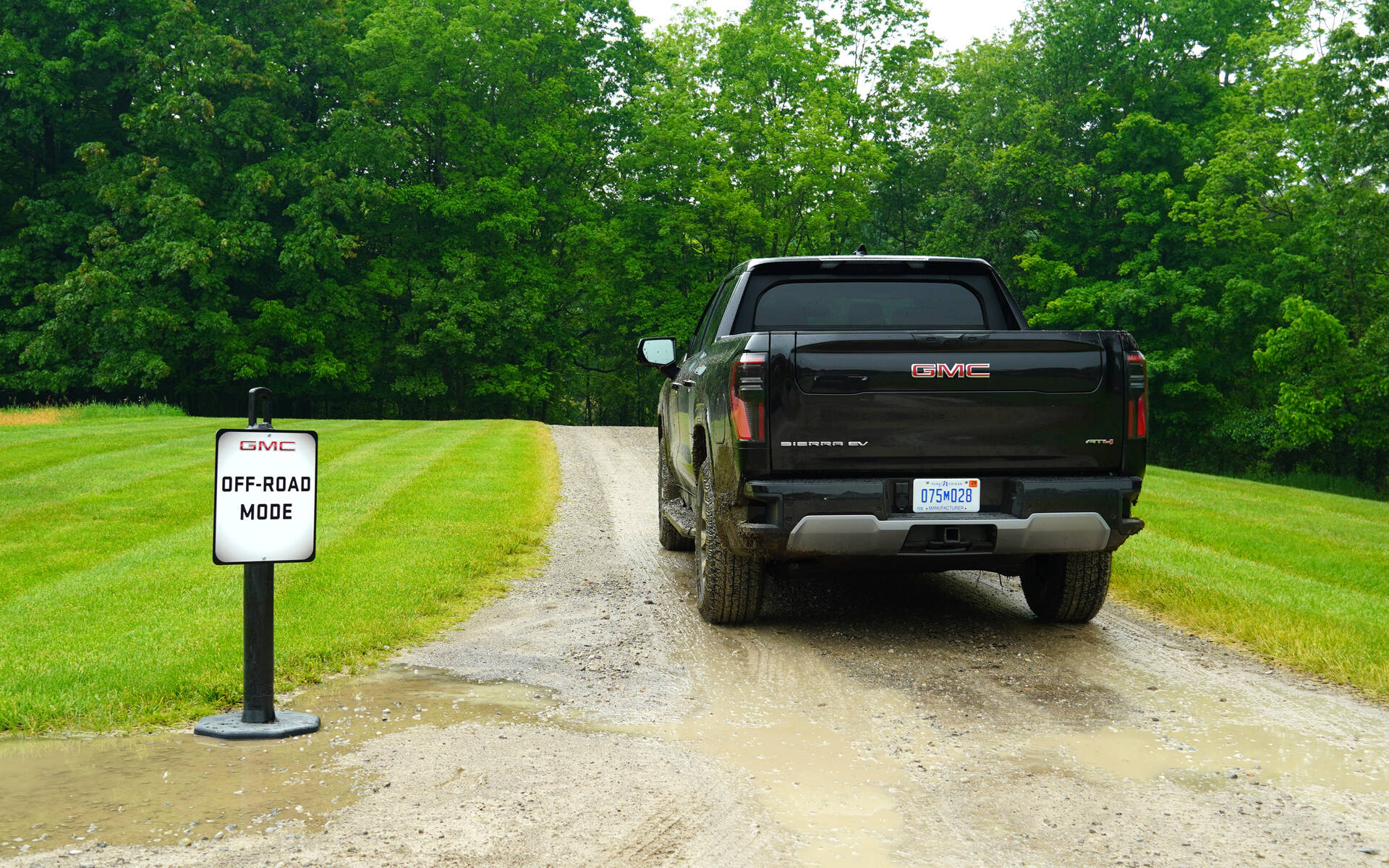 <p>GMC Sierra EV AT4 2026</p>