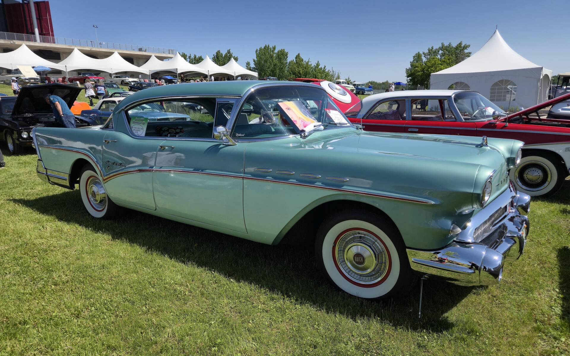 <p>Buick Roadmaster 1957</p>