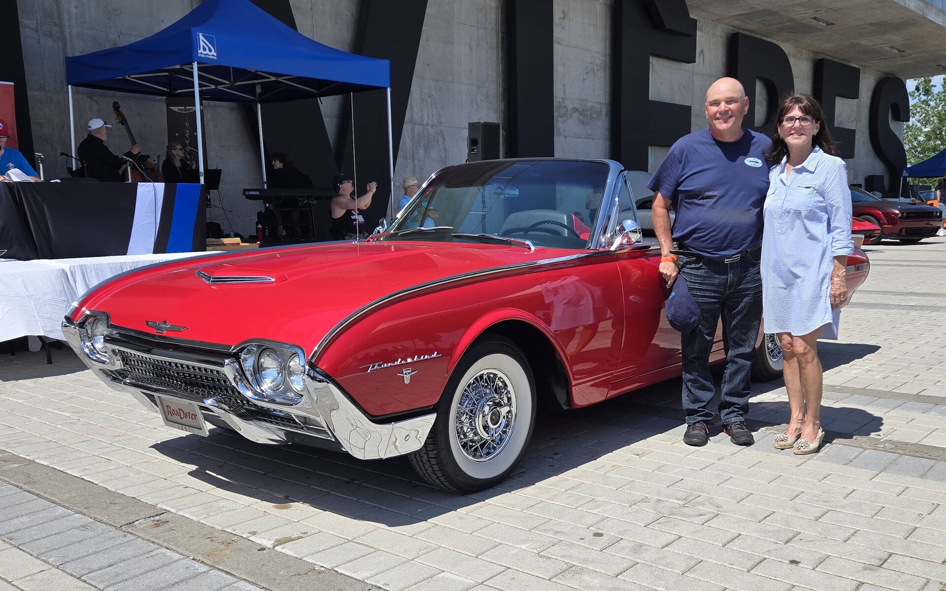 <p>La Ford Thunderbird Sport Roadster 1962 de Pierre Bourdeau</p>