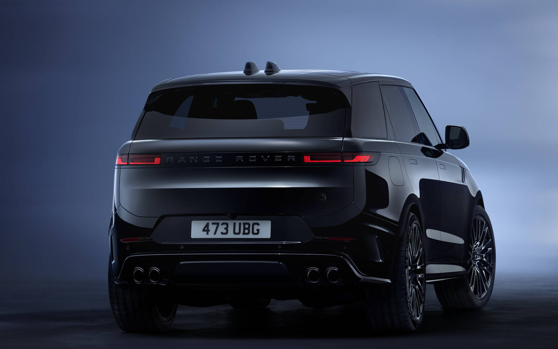 <p>Range Rover Sport SV Black</p>