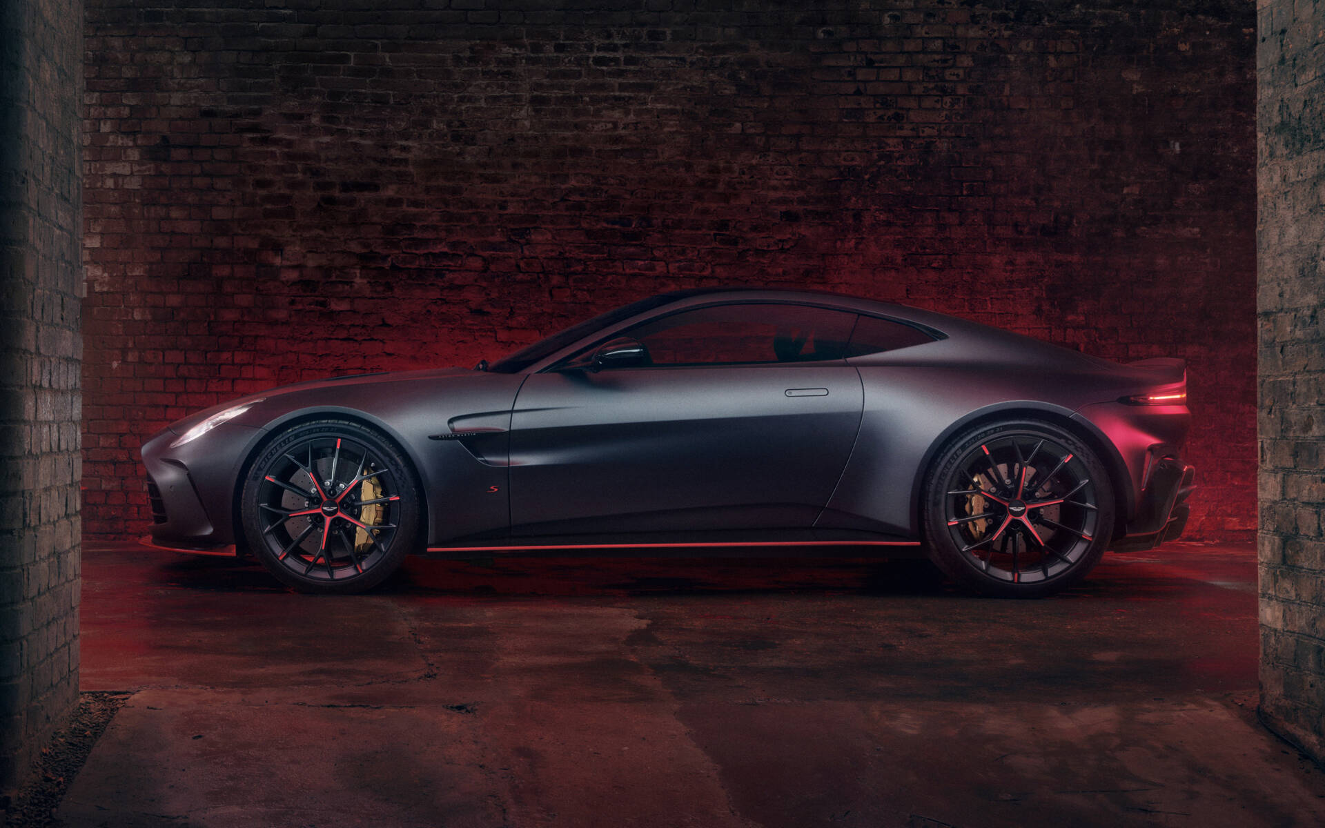 <p>Aston Martin Vantage S 2026</p>