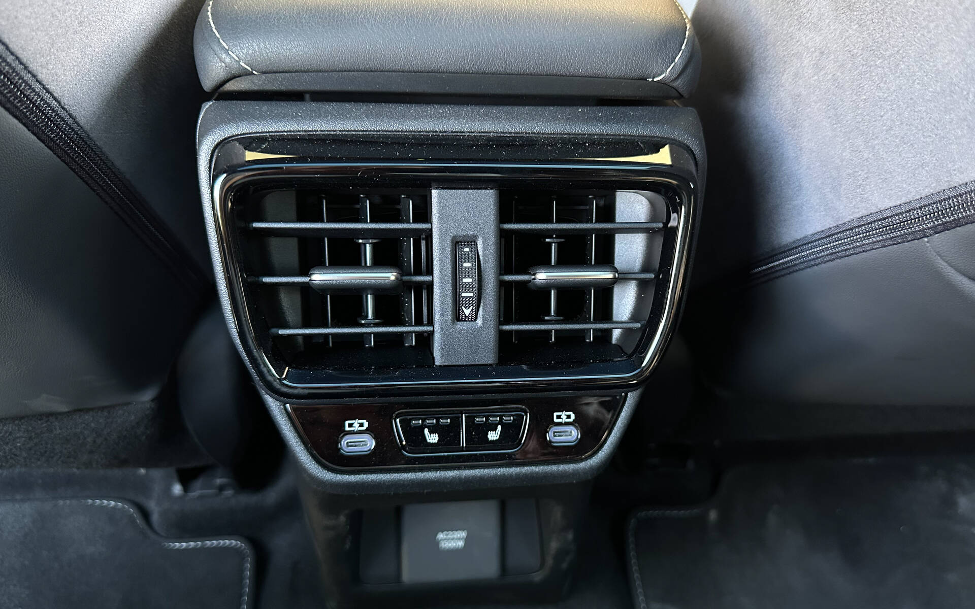 <p>2026 Lexus RZ 350e</p>