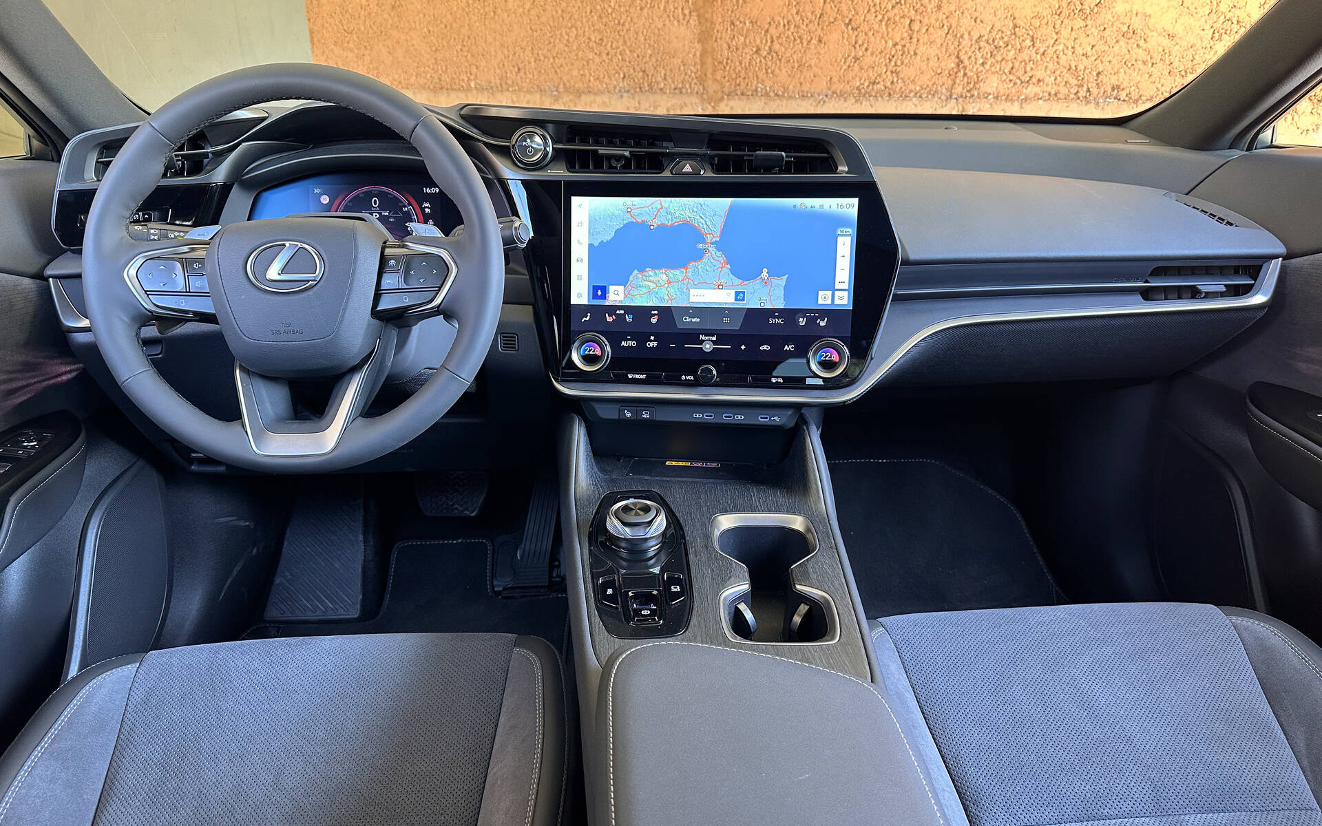 <p>2026 Lexus RZ 350e</p>