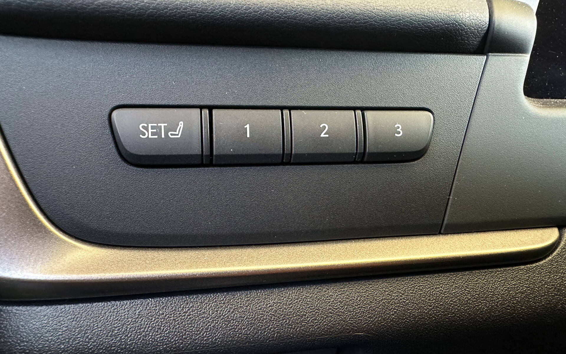 <p>2026 Lexus RZ 350e</p>