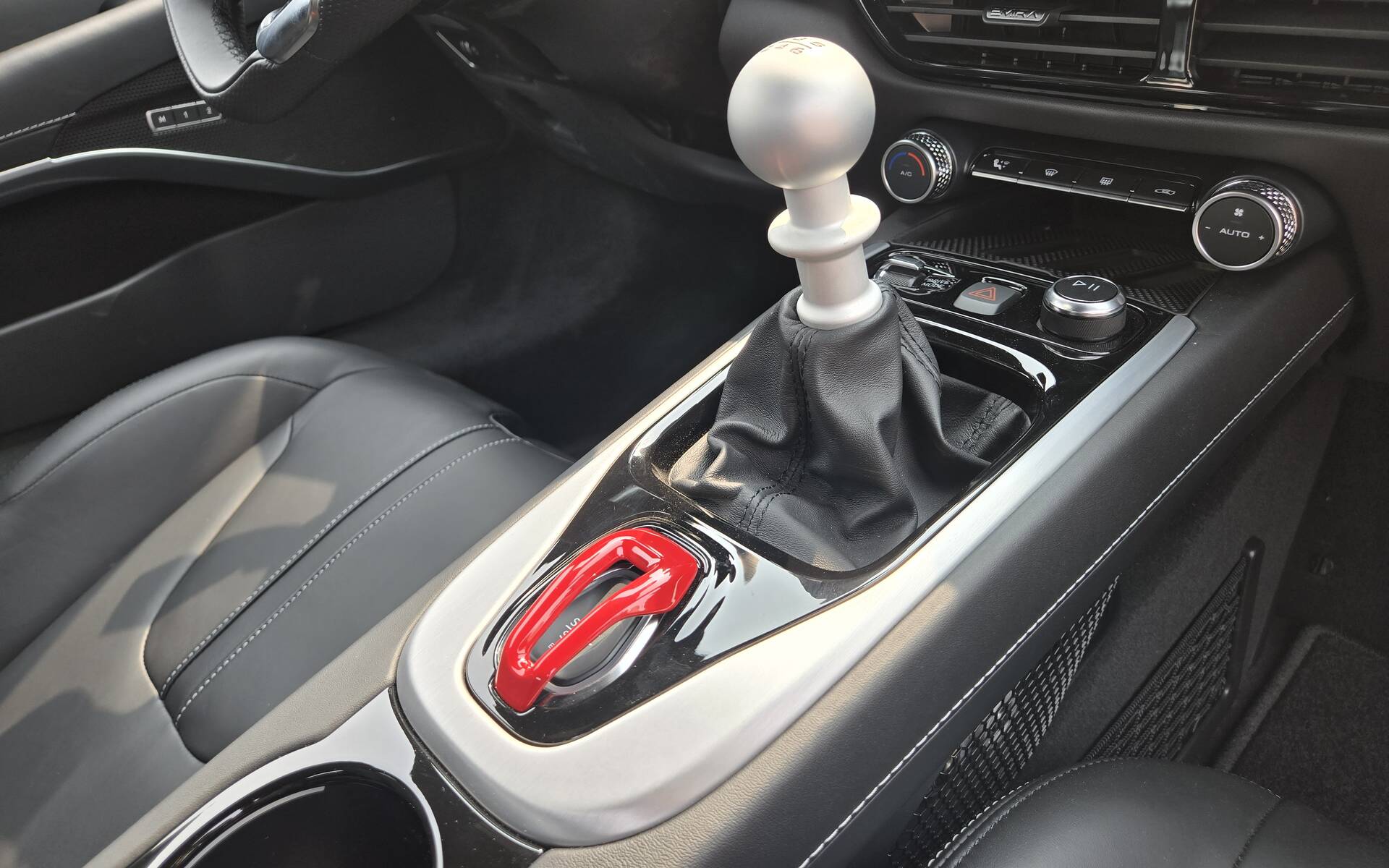 <p>2025 Lotus Emira V6</p>