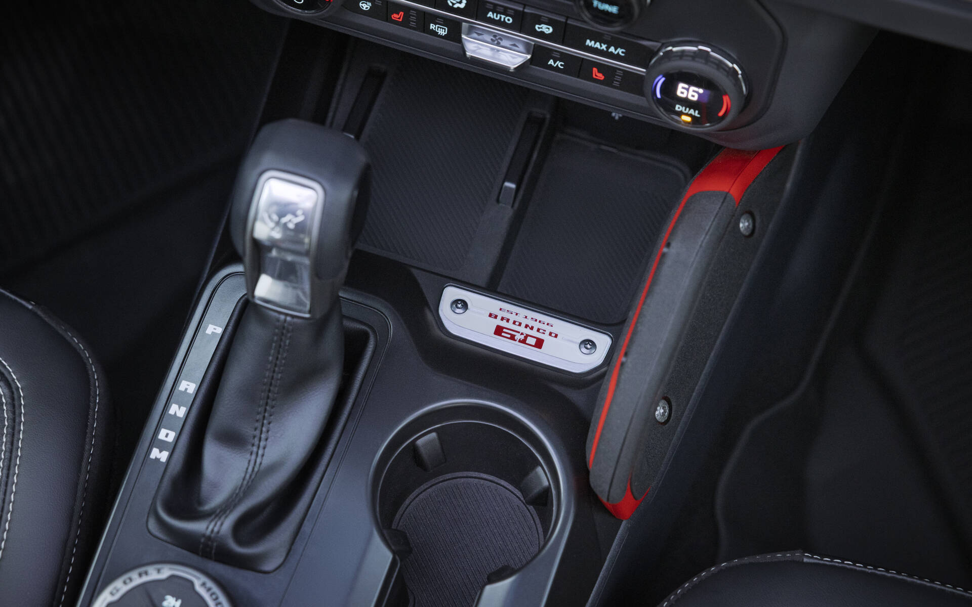 <p>Ford Bronco 2026 avec ensemble 60e anniversaire</p>