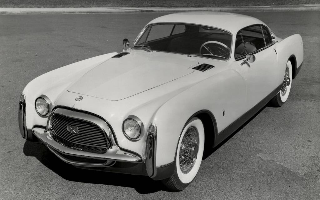 <p>Chrysler Special Super Sport (1952)</p>