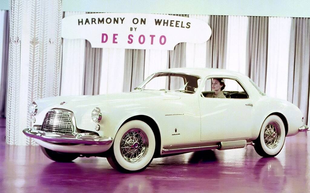 <p>DeSoto Adventurer (1953)</p>