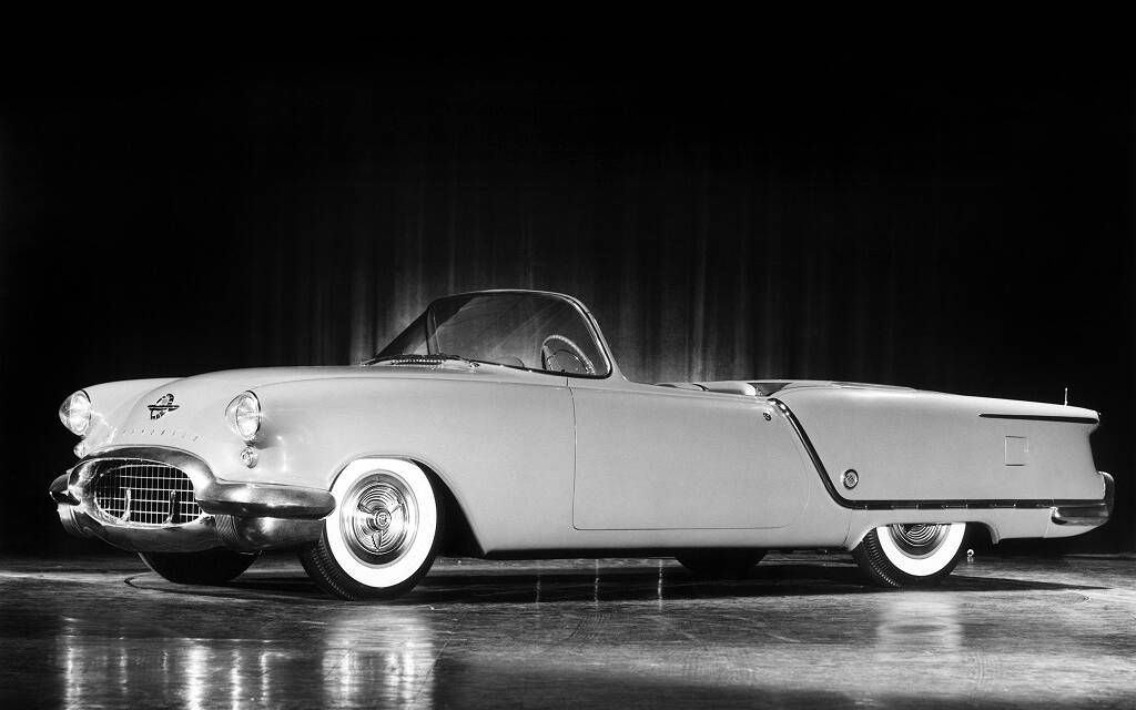 <p>Oldsmobile Starfire X-P Rocket (1953)</p>