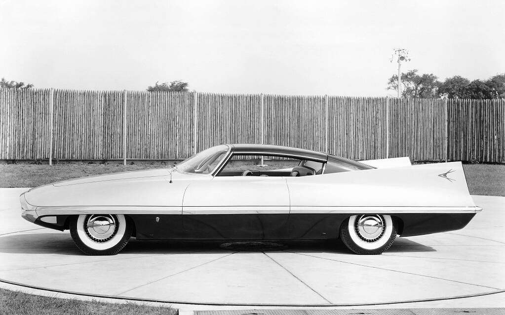<p>Chrysler Dart (1956)</p>