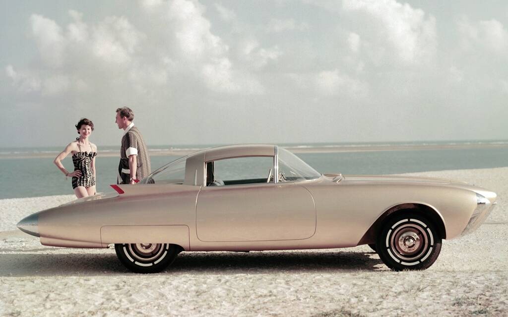 <p>Oldsmobile Golden Rocket (1956)</p>