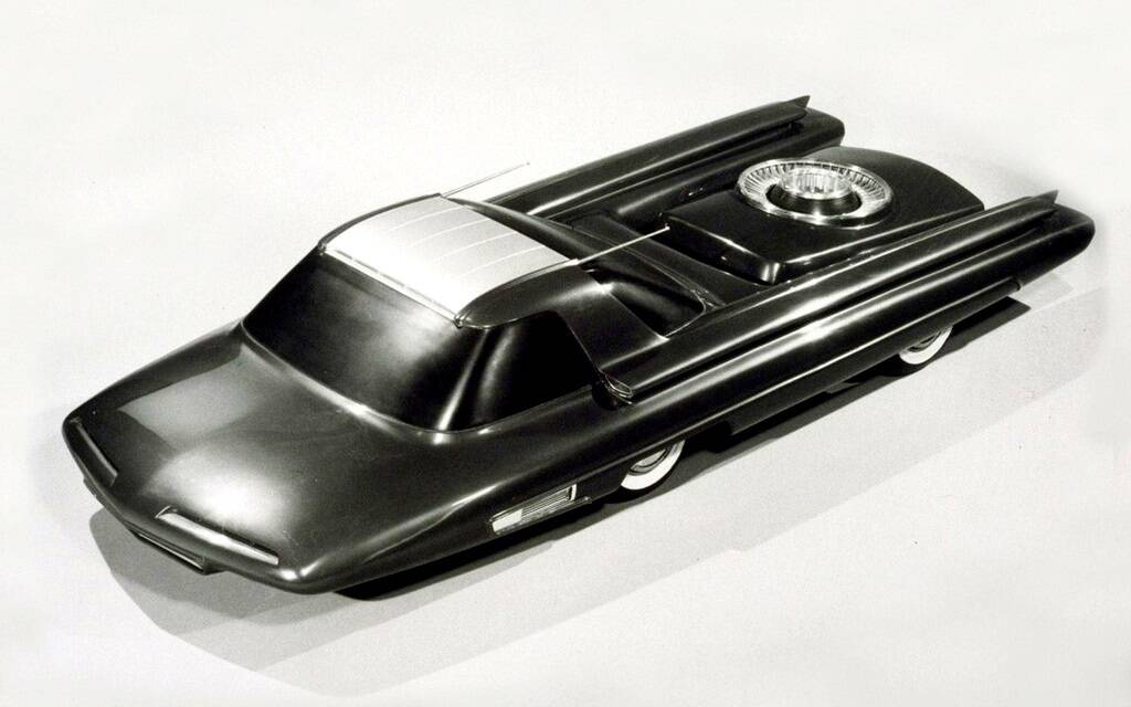 <p>Ford Nucleon (avec un réacteur nucléaire à l'arrière, 1958)</p>