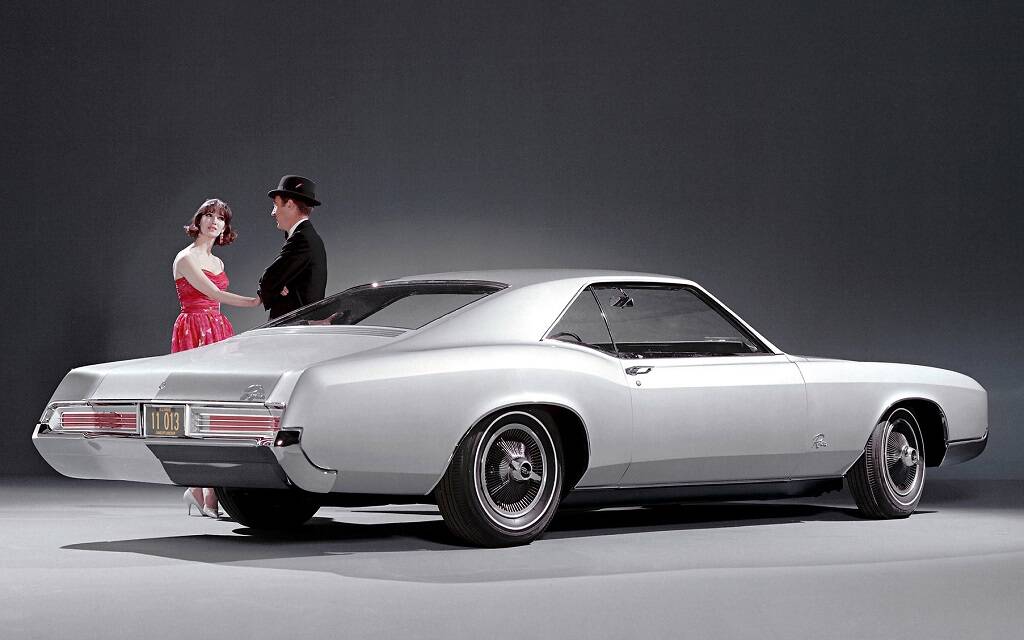 <p>Buick Riviera</p>