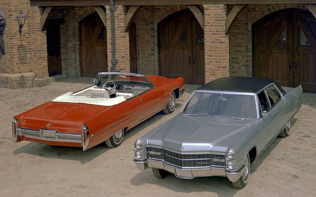<p>Cadillac DeVille cabriolet et Fleetwood Sixty Special</p>