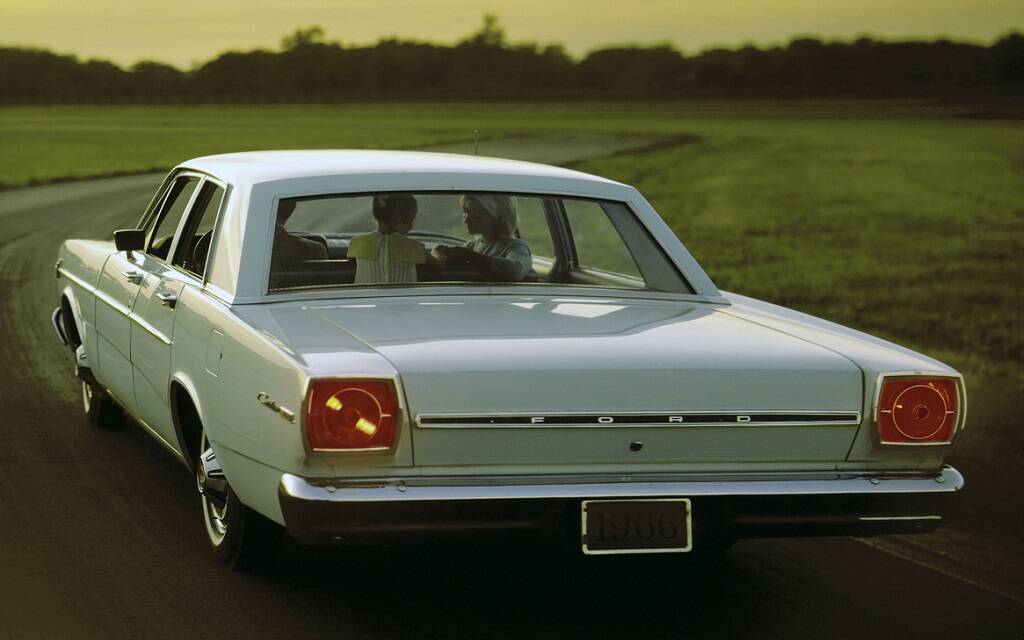 <p>Ford Custom 500</p>