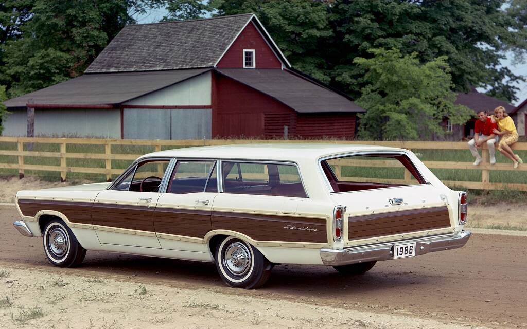 <p>Ford Fairlane 500 Squire</p>