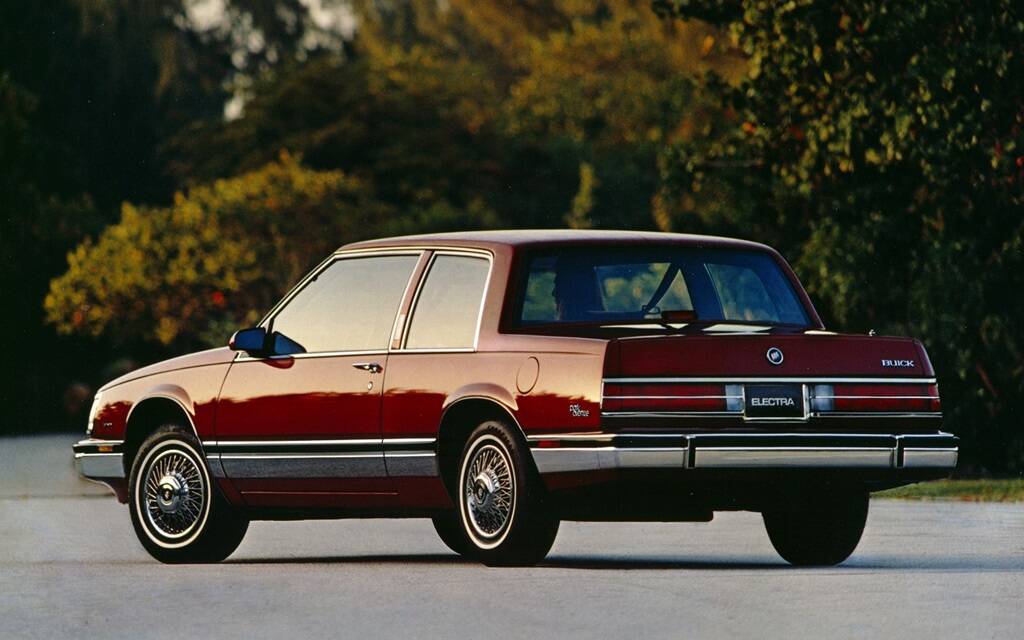 <p>Buick Electra Park Avenue coupé 1985</p>